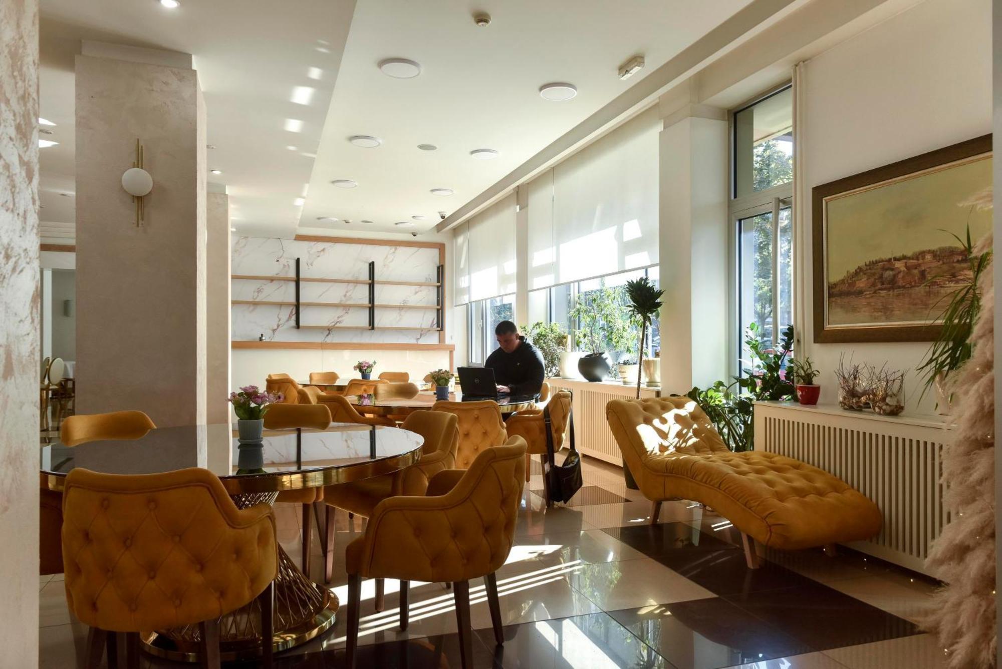 Hotel Sumadija Belgrado Exterior foto